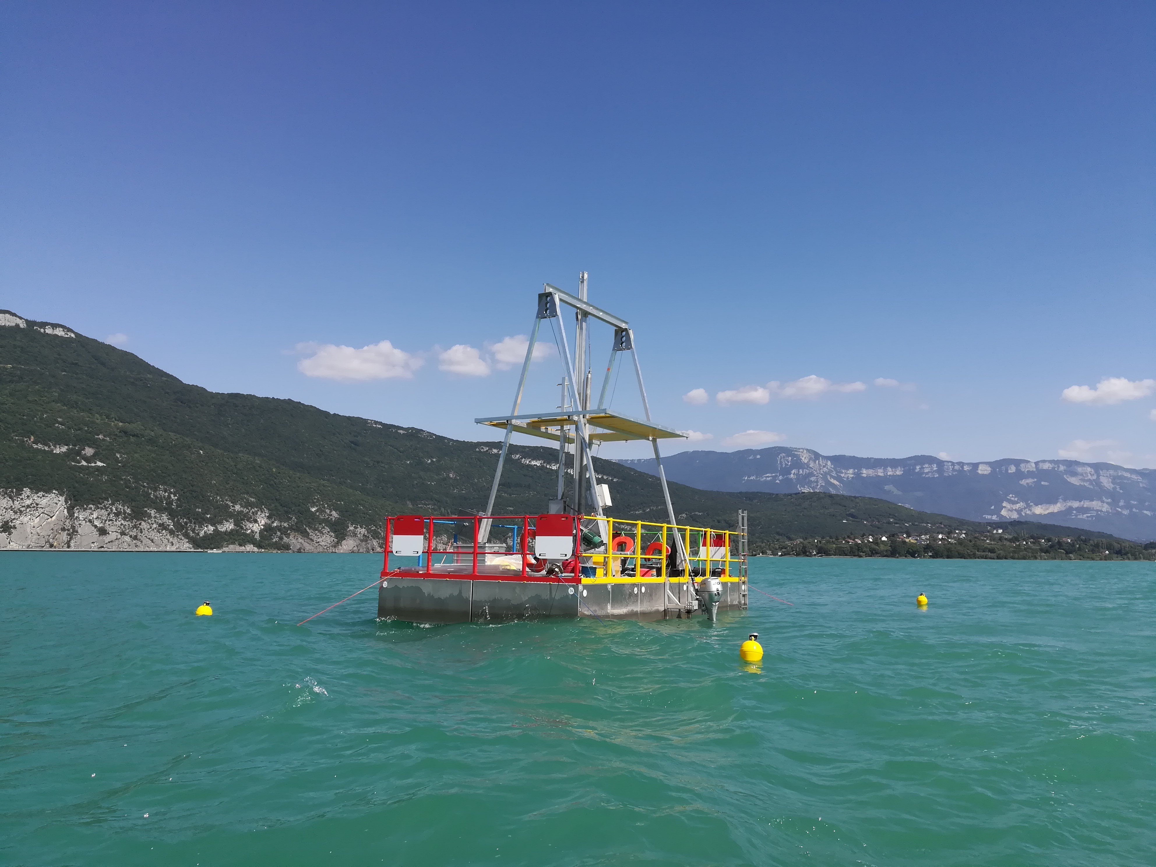 Barge de carottage du CNRS 